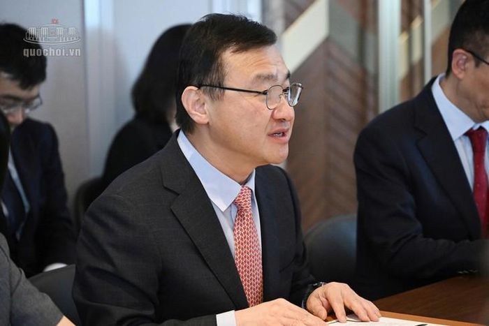 Ông Roh Tae Moon, Phó Chủ tịch cấp cao Samsung Electronics kiêm Tổng giám đốc điều hành. Ảnh: Media Quốc hội