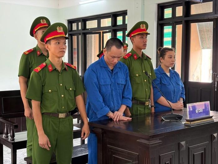 Các bị cáo tại tòa. Ảnh: Ngọc Minh.