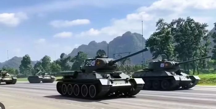 Trong quá trình đó, việc hình thành lực lượng xe tăng được đặt ra. Cuối năm 1959, các học viên Việt Nam được tiếp nhận, học tập và huấn luyện trên những chiếc T-34 do Liên Xô viện trợ.