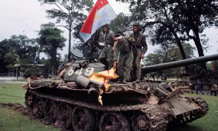 Đến Chiến dịch Quảng Trị năm 1972, xe tăng T-54 tiếp tục đảm nhiệm vai trò hỏa lực và dẫn dắt bộ binh tiến công.