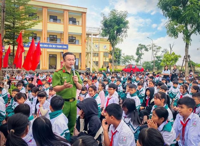 Tuyên truyền về an toàn PCCC cho học sinh