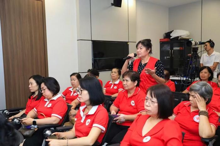 Các đại biểu chia sẻ thông tin tại buổi tọa đàm