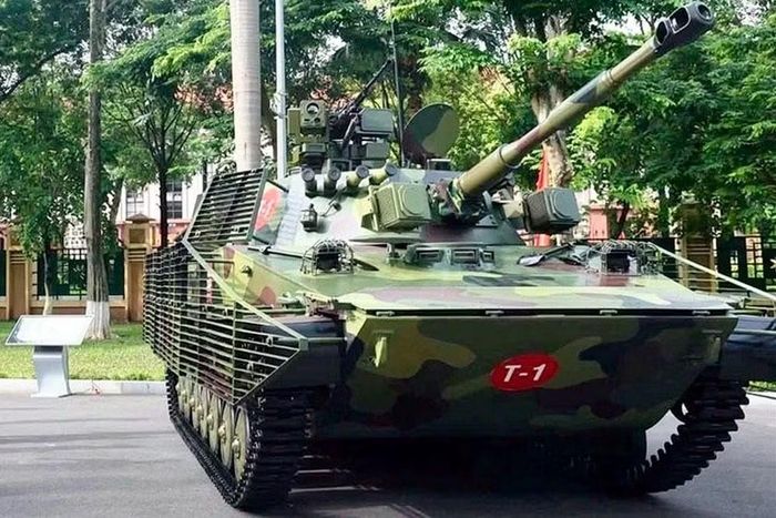 Tuy vậy phần trước và sau của thân xe vẫn để hở, tạo ra điểm yếu đặc biệt là trước máy bay không người lái. Tuy nhiên có khả năng Việt Nam sẽ cố gắng tích hợp giáp phản ứng nổ ở phía trước, vì không có nhiều không gian để lắp đặt lồng thép ở đó.