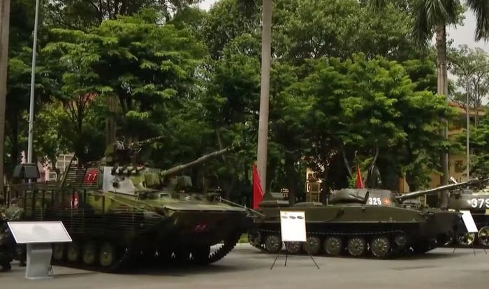 Cũng cần nhớ rằng phương tiện này hiện đang được thử nghiệm, vì vậy có thể một số phần cấu trúc chưa được lắp đặt. Không loại trừ đây là một phần của bài kiểm tra nhằm đánh giá khả năng hoạt động của thiết bị với lớp bảo vệ bổ sung.