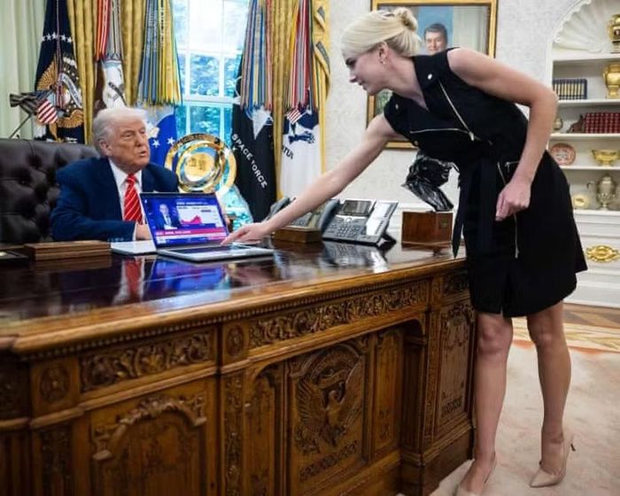 Nhà Trắng cho biết ông Trump từ lâu có thói quen tặng quà Giáng sinh cho những người thân cận