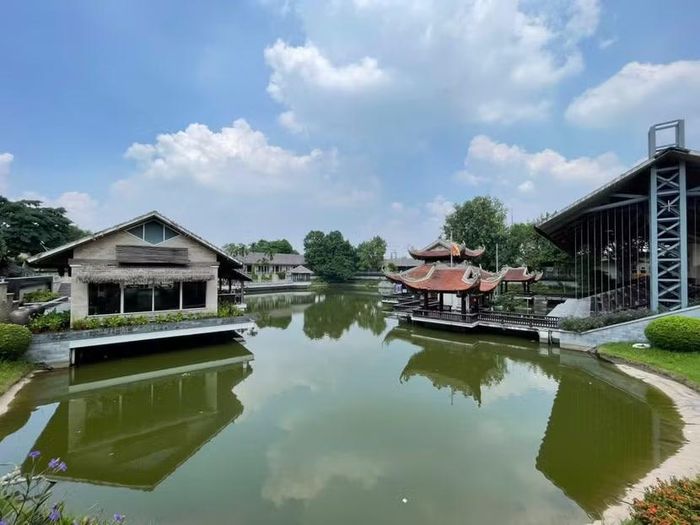 Quần thể bên trong Khu sinh thái Nắng Sông Hồng