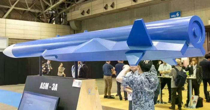 Nhật Bản đang xem xét khả năng cải tiến tên lửa chống hạm siêu thanh ASM-3 thành tên lửa không đối không tầm cực xa để đánh chặn các mục tiêu trên không quan trọng như máy bay AWACS và máy bay ném bom của đối phương.