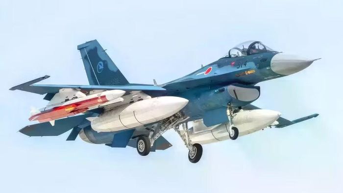 Máy bay chiến đấu đa năng F-2 của Không quân Nhật Bản là phương tiện chính để mang tên lửa thuộc dòng ASM-3. Trong tương lai các tiêm kích F-15J nâng cấp cũng sẽ được trang bị loại vũ khí tấn công lợi hại này