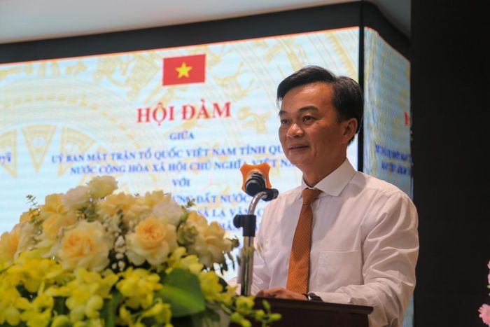 Phó Bí thư Tỉnh ủy, Chủ tịch Ủy ban MTTQ Việt Nam tỉnh Nguyễn Chiến Thắng phát biểu tại hội đàm. Ảnh: Đỗ Văn.