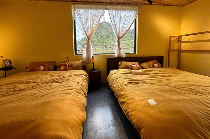  Ngay từ ban đầu My chọn vị trí homestay có tầm nhìn đẹp hướng thẳng ra cột cờ Lũng Cú. 