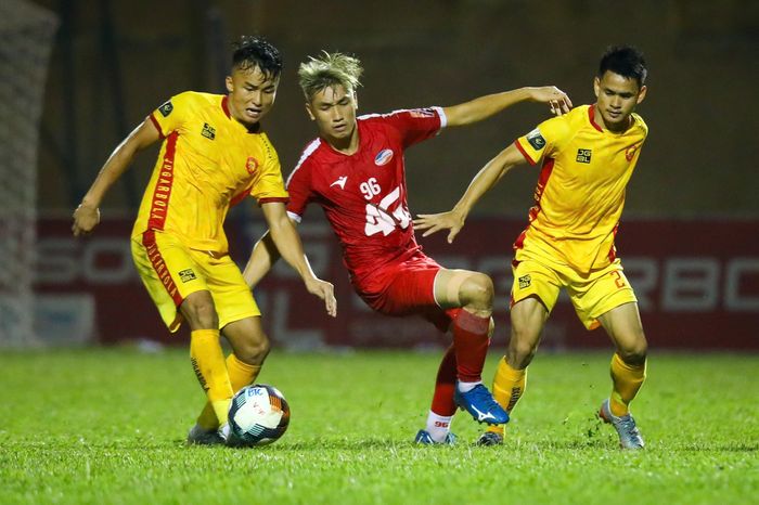Ngày còn ở Thể Công - Viettel, Trọng Đại thuộc nhóm tiền vệ đáng xem nhất V.League bởi thể hình lý tưởng cùng lối chơi thông minh, kỹ thuật. Ảnh: Minh Chiến.