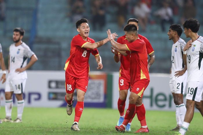Tuyển Việt Nam thắng Bangladesh 3-0 trong trận giao hữu trên sân Hàng Đẫy tối 26/3. Ảnh: Liên đoàn Bóng đá Việt Nam (VFF).