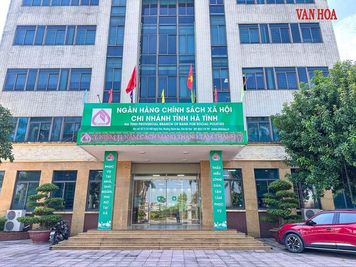 Năm 2026, nguồn vốn Trung ương cấp cho Chi nhánh Ngân hàng chính sách xã hội Hà Tĩnh là 325 tỉ đồng và ngân sách tỉnh uỷ thác là 210 tỉ đồng