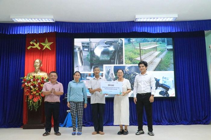 Vừa qua, BQL Khu Bảo tồn biển đã hỗ trợ trang thiết bị cho Hợp tác xã Mộc Chàm phục vụ sản xuất trà lá rừng và sản phẩm rong biển