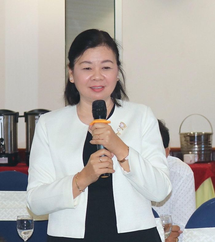 Các đại biểu trao đổi, chia sẻ về những ảnh hưởng của AI đối với báo chí hiện nay