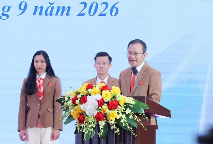 Trưởng đoàn Nguyễn Hồng Minh phát biểu tại buổi lễ