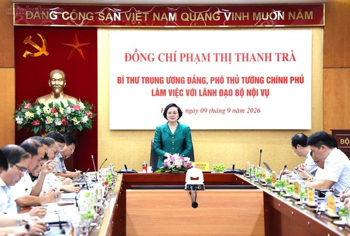 Phó Thủ tướng yêu cầu Bộ Nội vụ đến ngày 30/11 phải dứt điểm các nhiệm vụ chuyển đổi số - Ảnh: chinhphu.vn/Thu Giang