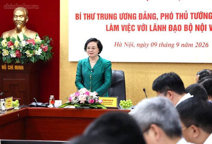 Phó Thủ tướng yêu cầu Bộ Nội vụ thường xuyên nắm bắt diễn biến thực tiễn chính quyền địa phương 2 cấp để đề xuất tham mưu, điều chỉnh kịp thời - Ảnh: chinhphu.vn/Thu Giang