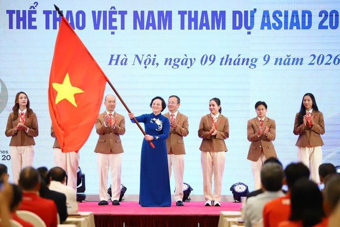 Bí thư Trung ương Đảng, Phó Thủ tướng Phạm Thị Thanh Trà chúc Đoàn Thể thao Việt Nam hãy tỏa sáng "tinh thần Việt Nam, bản lĩnh Việt Nam" trên đấu trường ASIAD 20 - Ảnh: chinhphu.vn/Thu Giang