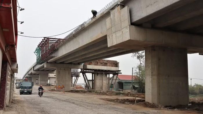 Tỉnh Nghệ An đang tập trung triển khai hàng loạt dự án trọng điểm về giao thông, năng lượng, logistics, đô thị và hạ tầng xã hội. (Ảnh: TRẦN TRUNG HIẾU)