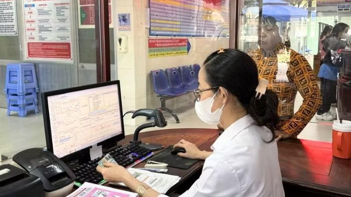 100% cơ sở khám bệnh, chữa bệnh công lập trên địa bàn Cần Thơ đã triển khai thí điểm tích hợp Sổ sức khỏe điện tử trên ứng dụng VNeID. (Ảnh: VĂN ÚT)