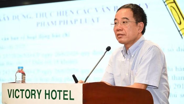 Ông Nguyễn Văn Hiếu, Phó Cục trưởng Cục Báo chí, phát biểu tại tọa đàm. (Ảnh: T.H)