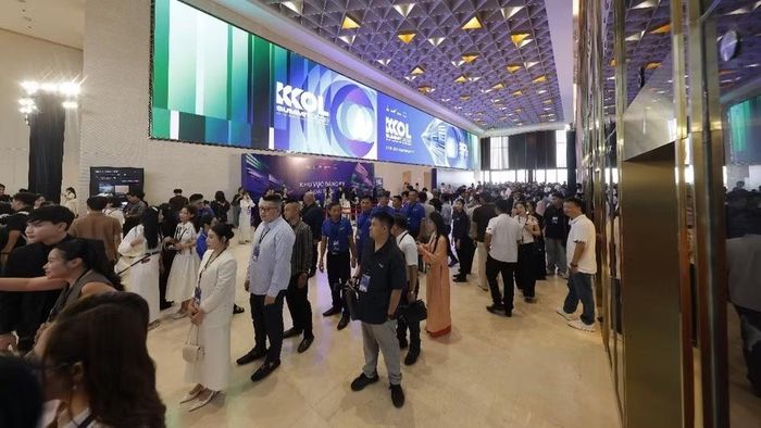 Sự kiện quy tụ hơn 100 cơ quan, doanh nghiệp cùng hơn 1.000 nghệ sĩ, KOLs, nhà sáng tạo nội dung và chuyên gia hàng đầu. (Ảnh: CAEX)
