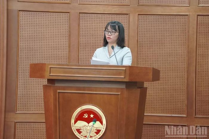 Đồng chí Lê Thị Chiên thông tin về công tác tổ chức cuộc thi lần thứ sáu tại các địa phương, đơn vị. (Ảnh: HẢI ĐĂNG)