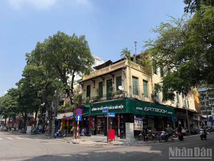 1 góc khác tại phố Đinh Tiên Hoàng.