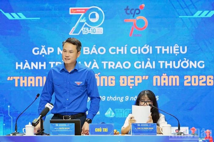 Đồng chí Nguyễn Kim Quy trả lời câu hỏi báo chí. (Ảnh: LINH PHAN)