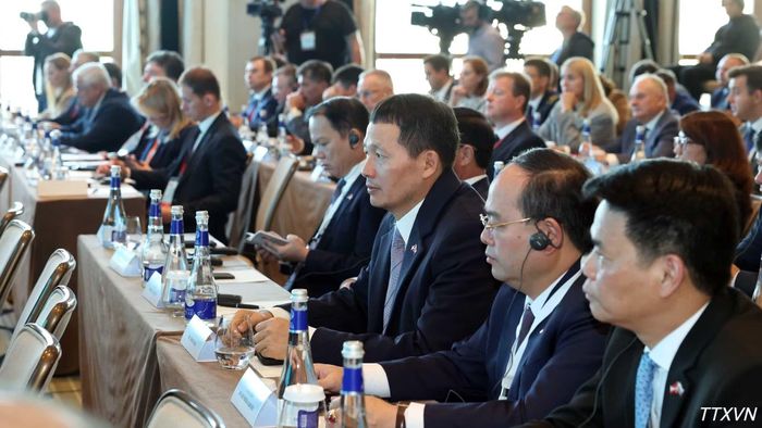 Các đại biểu tham dự Diễn đàn Khoa học và Công nghệ Việt Nam-Liên bang Nga. (Ảnh: Thống Nhất/TTXVN)