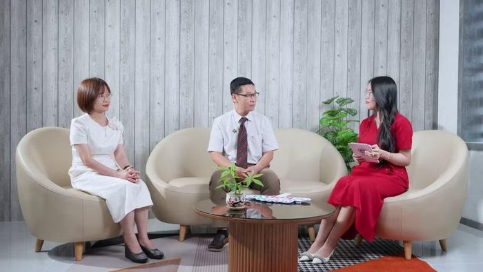 Tọa đàm trực tuyến với chủ đề “Lá chắn kép bảo vệ gia đình khỏi sốt xuất huyết Dengue trong mùa mưa”. (Ảnh: BTC cung cấp)