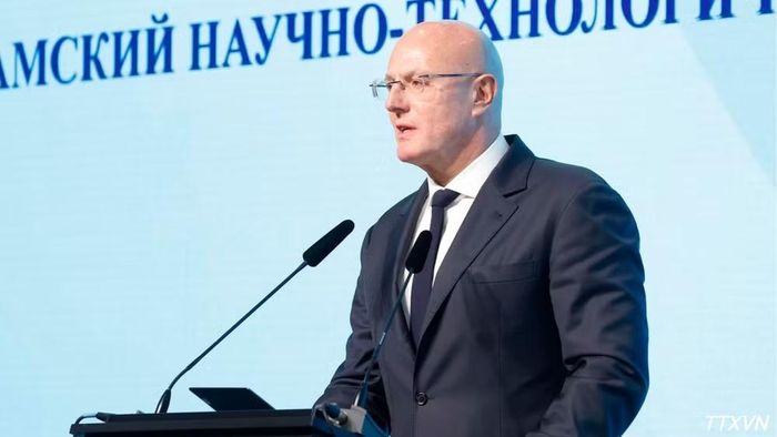 Phó Thủ tướng Nga Dmitry Chernyshenko phát biểu. (Ảnh: Thống Nhất/TTXVN)
