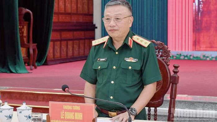 Thượng tướng Lê Quang Minh phát biểu kết luận kiểm tra. (Ảnh: CHÍ PHÚC)