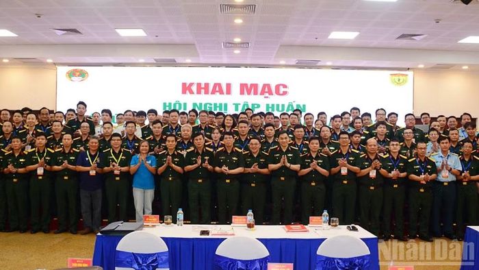 Các đại biểu tại khai mạc lớp tập huấn.