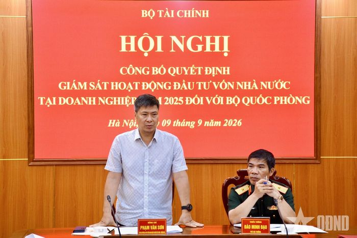Đồng chí Phạm Văn Sơn, Phó cục trưởng Cục Phát triển doanh nghiệp nhà nước, Bộ Tài chính, phát biểu tại hội nghị.