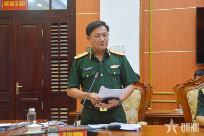 Trung tướng Lê Văn Hướng, Phó tổng Tham mưu trưởng phát biểu tại hội nghị.