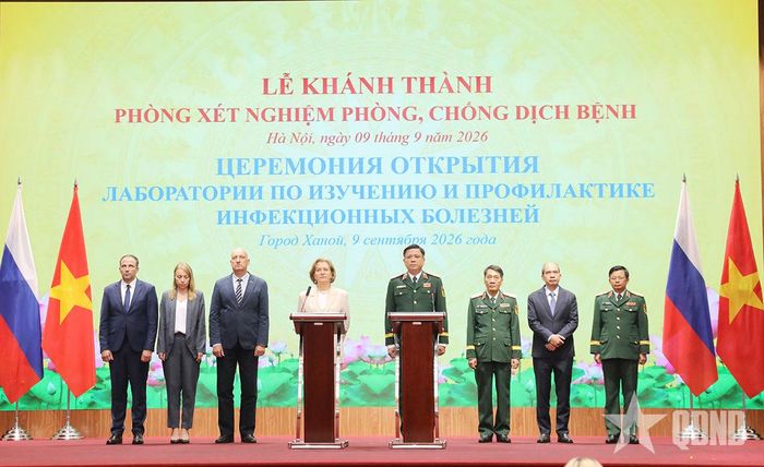  Thượng tướng Nguyễn Trường Thắng và Giám đốc Rospotrebnadzor đồng chủ trì Lễ khánh thành Phòng xét nghiệm phòng, chống dịch bệnh tại Trung tâm Nhiệt đới Việt - Nga.  