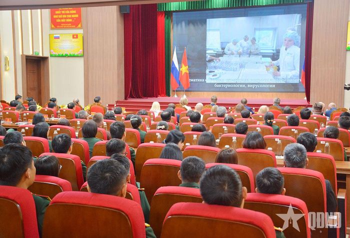 Quang cảnh buổi lễ. 