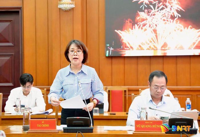 Đại diện Sở Tài chính báo cáo về tình hình giải ngân vốn đầu tư công.