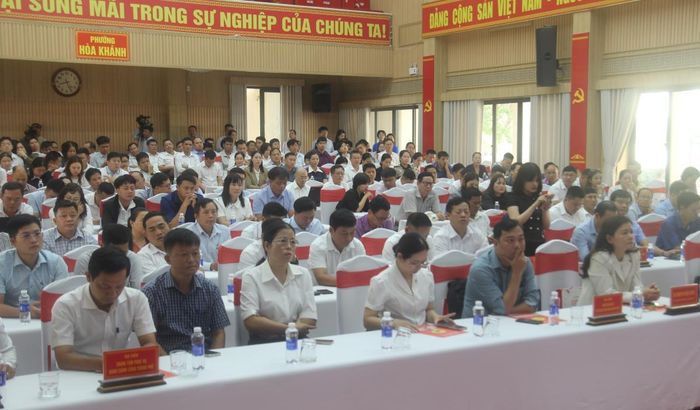 Chủ tịch UBND phường Hòa Khánh Huỳnh Anh Vũ phát biểu khai mạc Hội nghị.