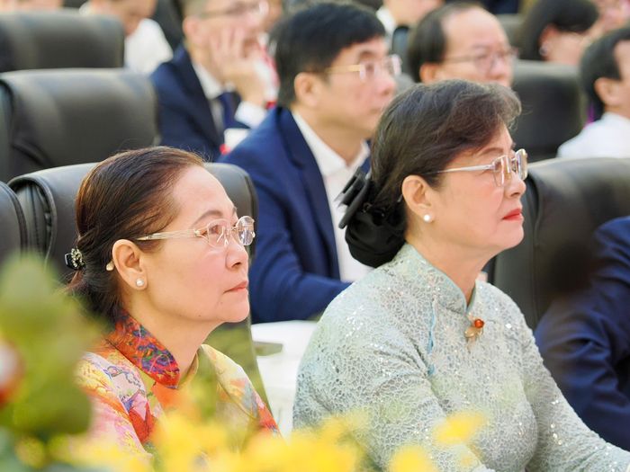 Các đại biểu tham dự lễ kỷ niệm (Ảnh: HOÀNG HÙNG)