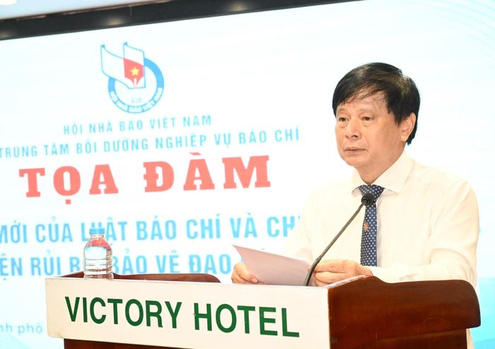Phó Chủ tịch Hội Nhà báo Việt Nam phụ trách phía Nam Trần Trọng Dũng phát biểu khai mạc. Ảnh: VIỆT DŨNG
