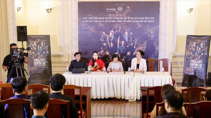 NSND Nguyễn Thị Thanh Thúy, Phó Giám đốc Sở VH-TT TPHCM, phát biểu tại tọa đàm. ẢNH: HOÀNG TRIỀU