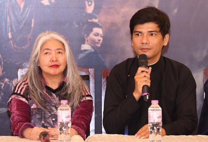 Nhà nghiên cứu, họa sĩ Phan Thanh Nam (nghệ danh Ấm Chè), nêu ý kiến. ẢNH: HOÀNG TRIỀU