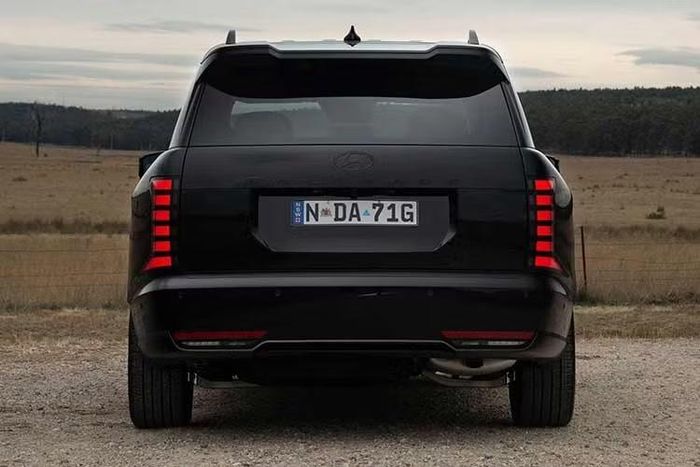 Ông Jonathan Lam, Tổng giám đốc phụ trách hoạch định sản phẩm của Hyundai, cho biết XRT Pro là một sản phẩm khá đặc biệt trên thị trường. Hãng nhận thấy cơ hội khai thác nhóm khách hàng quan tâm đến khả năng vận hành địa hình, đồng thời vẫn muốn giữ những ưu điểm của một mẫu SUV khung gầm liền khối trong việc sử dụng hàng ngày.