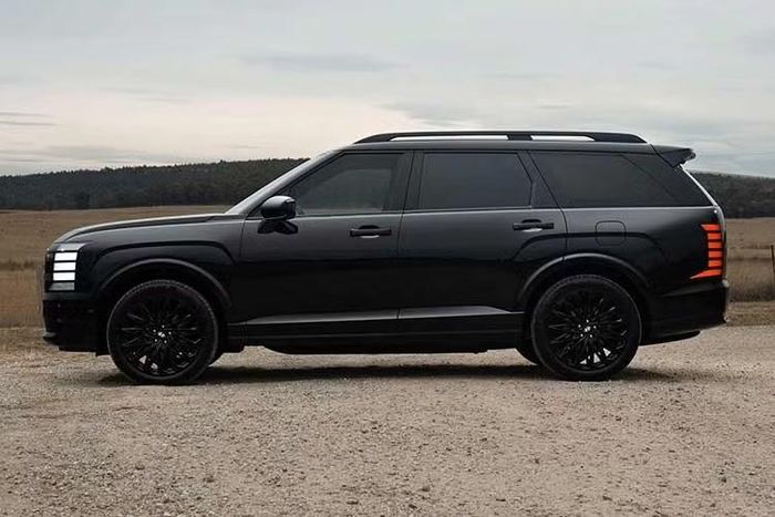 Theo phía hãng xe Hàn Quốc cho biết, phiên bản Hyundai Palisade XRT Pro 2027 có thể tiếp cận nhóm khách hàng muốn khả năng off-road tốt hơn nhưng không nhất thiết phải chuyển sang một mẫu SUV sử dụng khung gầm dạng ladder-frame.