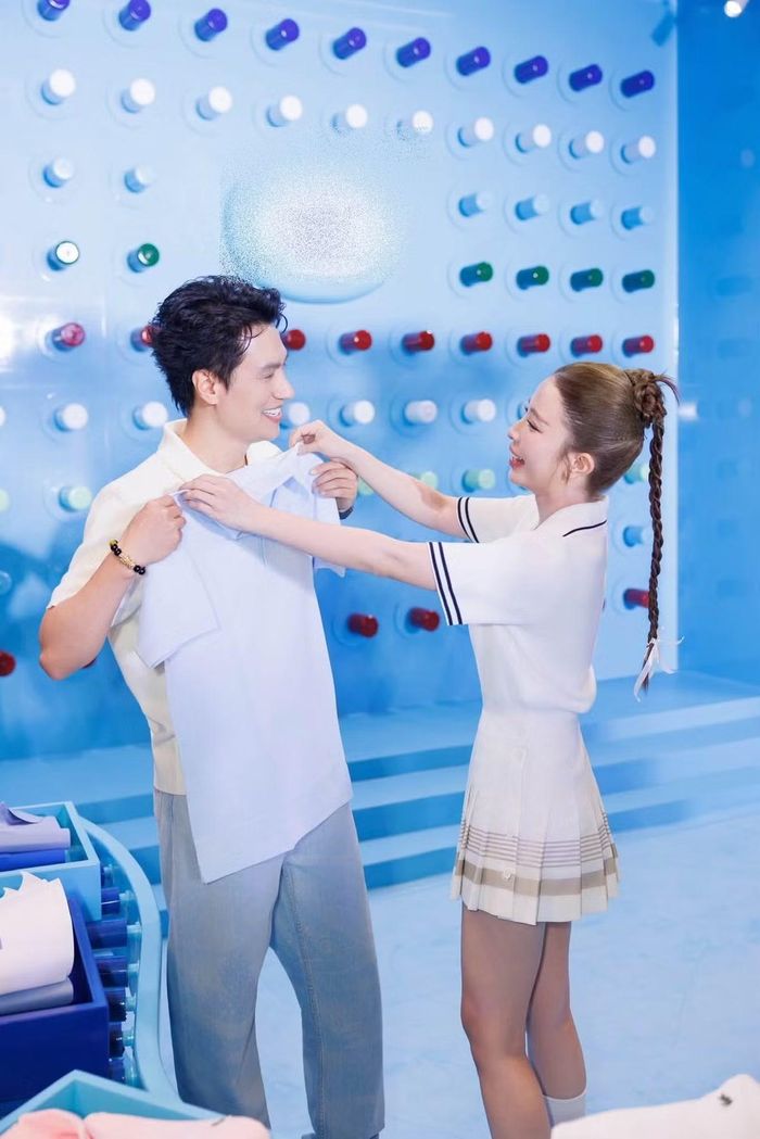 Không chỉ xuất hiện bên nhau trong những dịp riêng tư, Quỳnh Nga và Việt Anh còn nhiều lần đồng hành trong công việc. Cả hai thoải mái tương tác khi cùng tham gia các chương trình, sự kiện. Ảnh: FB Việt Anh.