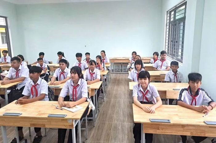 Học sinh vùng biên Gia Lai được học tập trong ngôi trường mới khang trang, đủ đầy.
