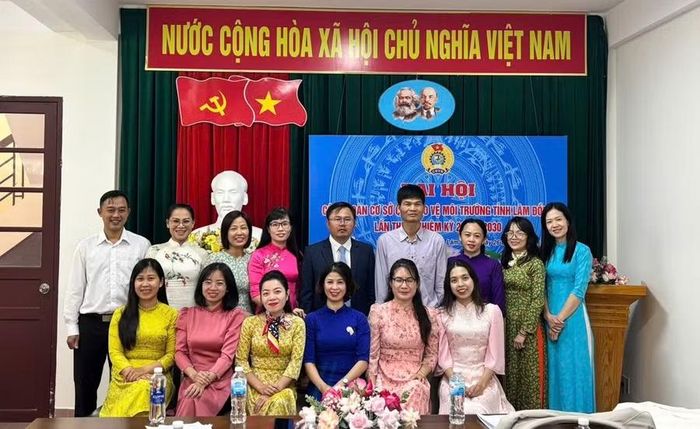Tập thể cán bộ, nhân viên, người lao động Quỹ Bảo vệ môi trường tỉnh Lâm Đồng.